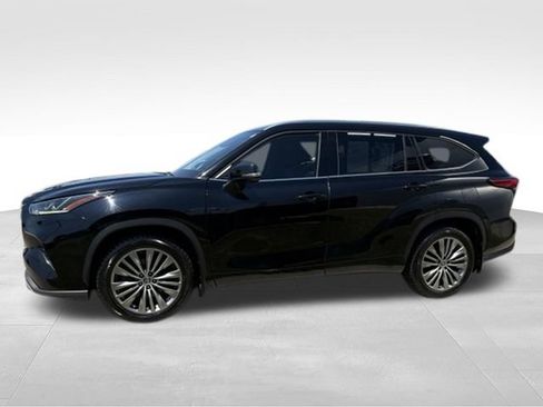 Used 2020 Toyota Highlander Platinum AWD/4WD image 16