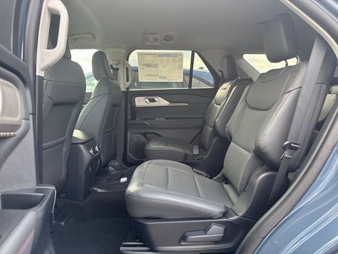 New 2026 Ford Explorer Active w/ Active Comfort Package image 15