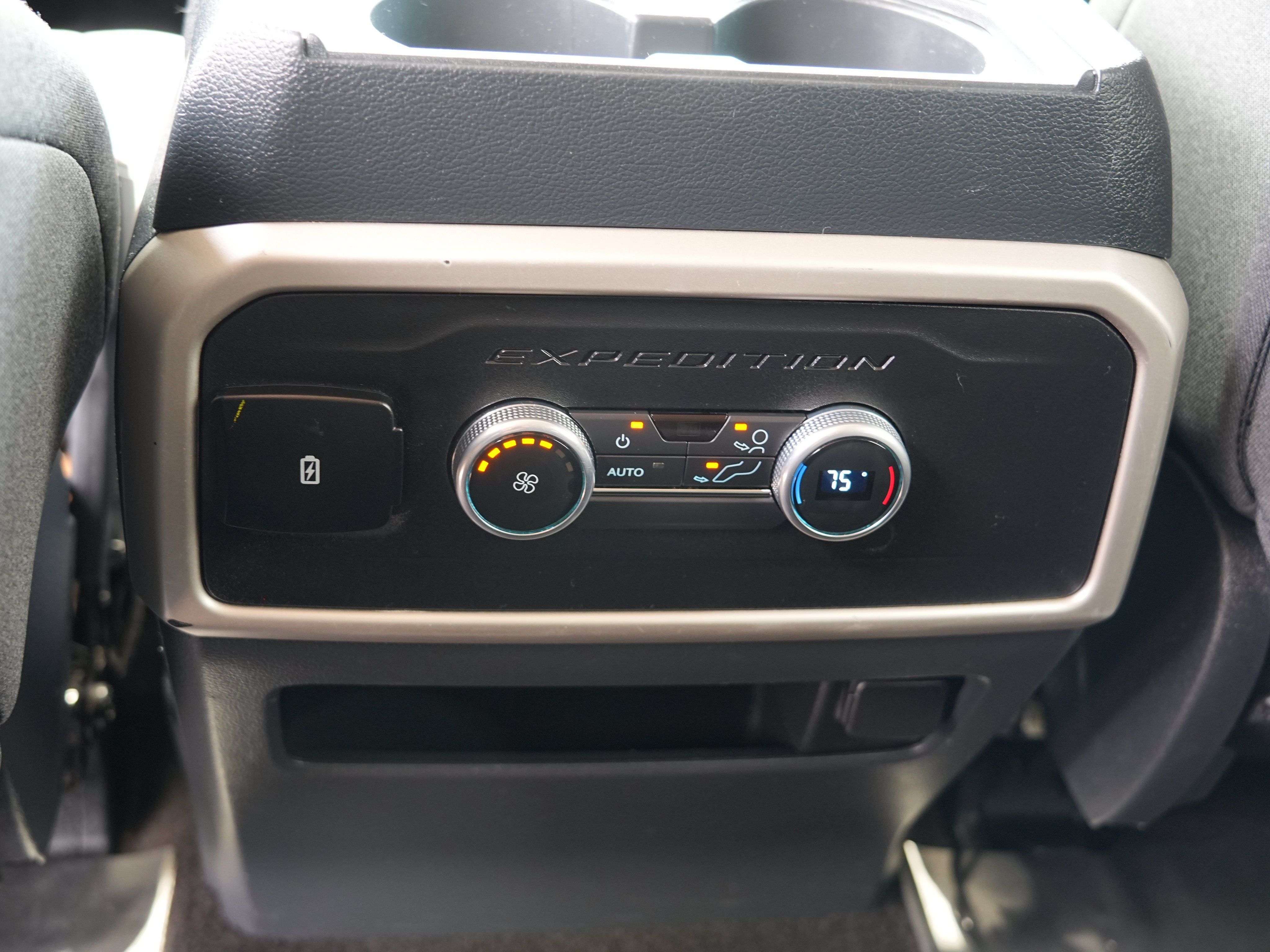 Used 2022 Ford Expedition XLT AWD/4WD image 25