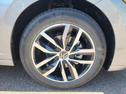 New 2025 Volkswagen Jetta SE image 8