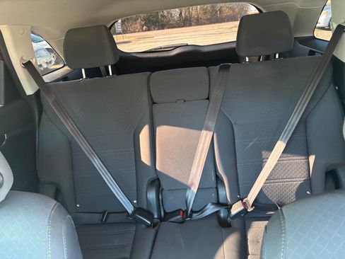 Used 2020 Kia Sorento LX image 18