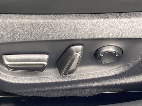 Certified 2024 Toyota Prius XLE image 29