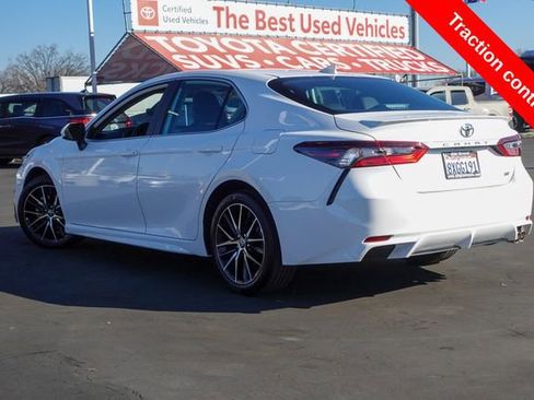 Certified 2021 Toyota Camry SE image 10
