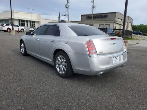Used 2012 Chrysler 300 Limited image 6