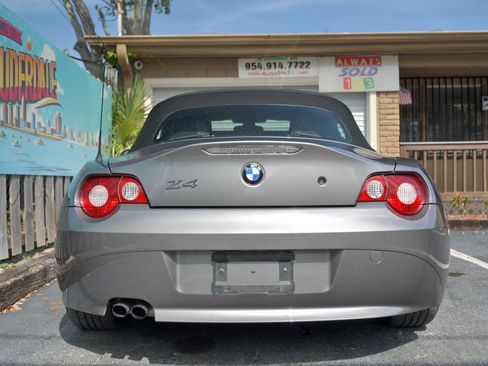 Used 2005 BMW Z4 2.5i image 21