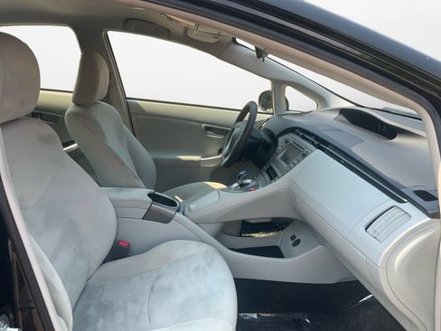 Used 2015 Toyota Prius Two FWD image 15
