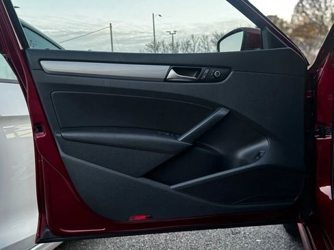 Used 2015 Volkswagen Passat 1.8T Limited Edition image 27