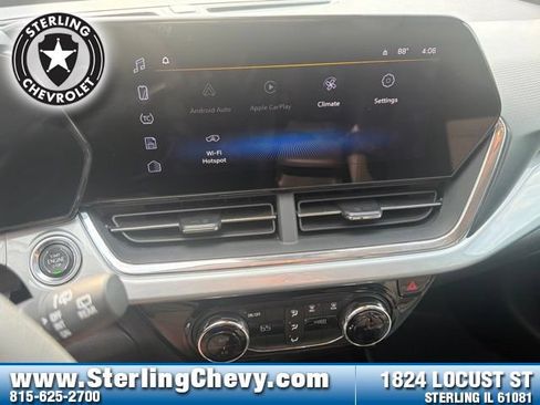 Used 2025 Chevrolet Trax LT FWD image 23