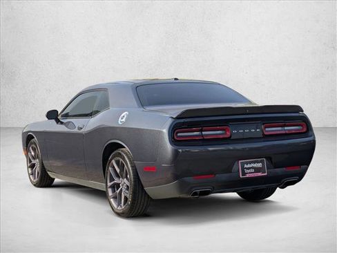 Used 2019 Dodge Challenger SXT image 8