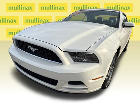Used 2013 Ford Mustang Premium image 10