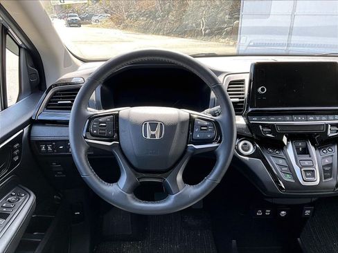 Used 2025 Honda Odyssey Elite image 18