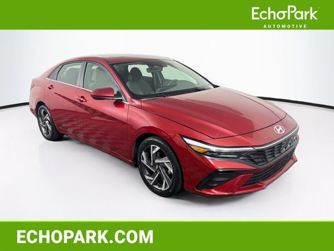 Used 2025 Hyundai Elantra SEL FWD image 1