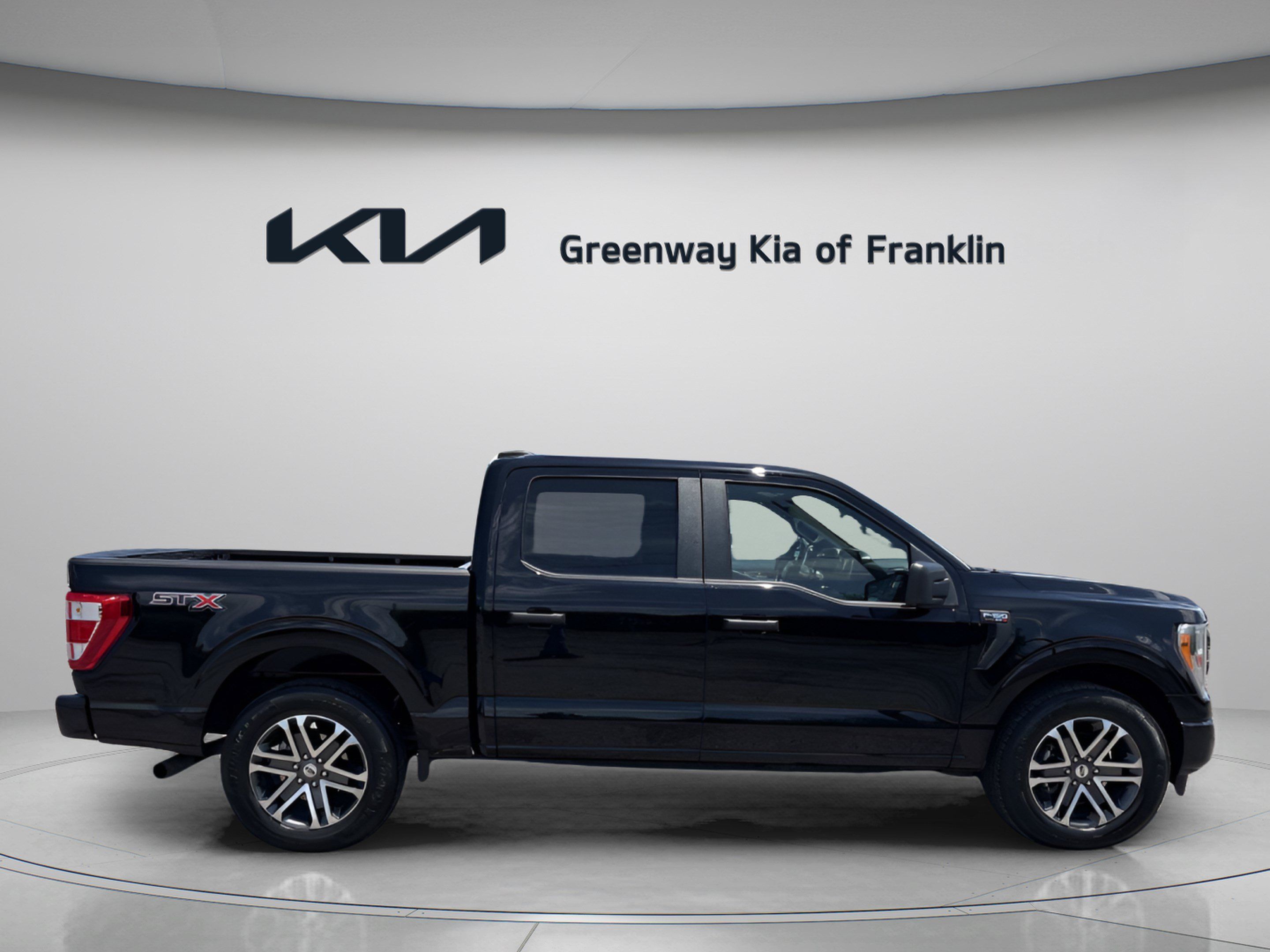 Used 2022 Ford F150 XL w/ STX Appearance Package RWD image 8