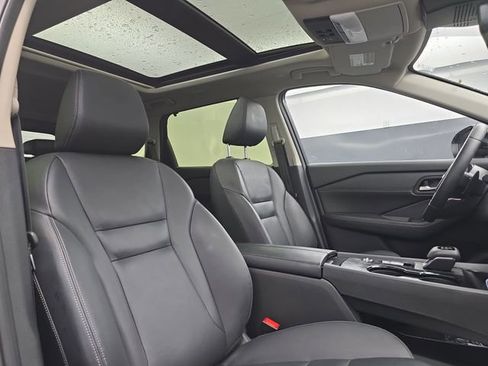 Used 2024 Nissan Rogue SL w/ SL Premium Package image 48