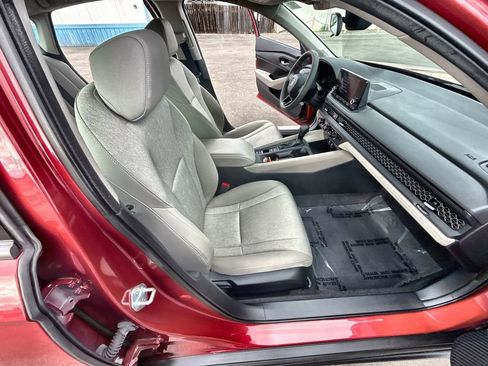 Certified 2023 Honda Accord EX image 34