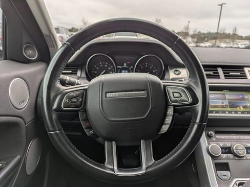 Used 2017 Land Rover Range Rover Evoque SE image 15