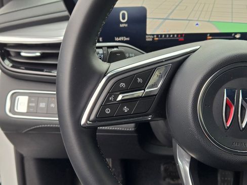 Certified 2025 Buick Enclave Preferred image 32