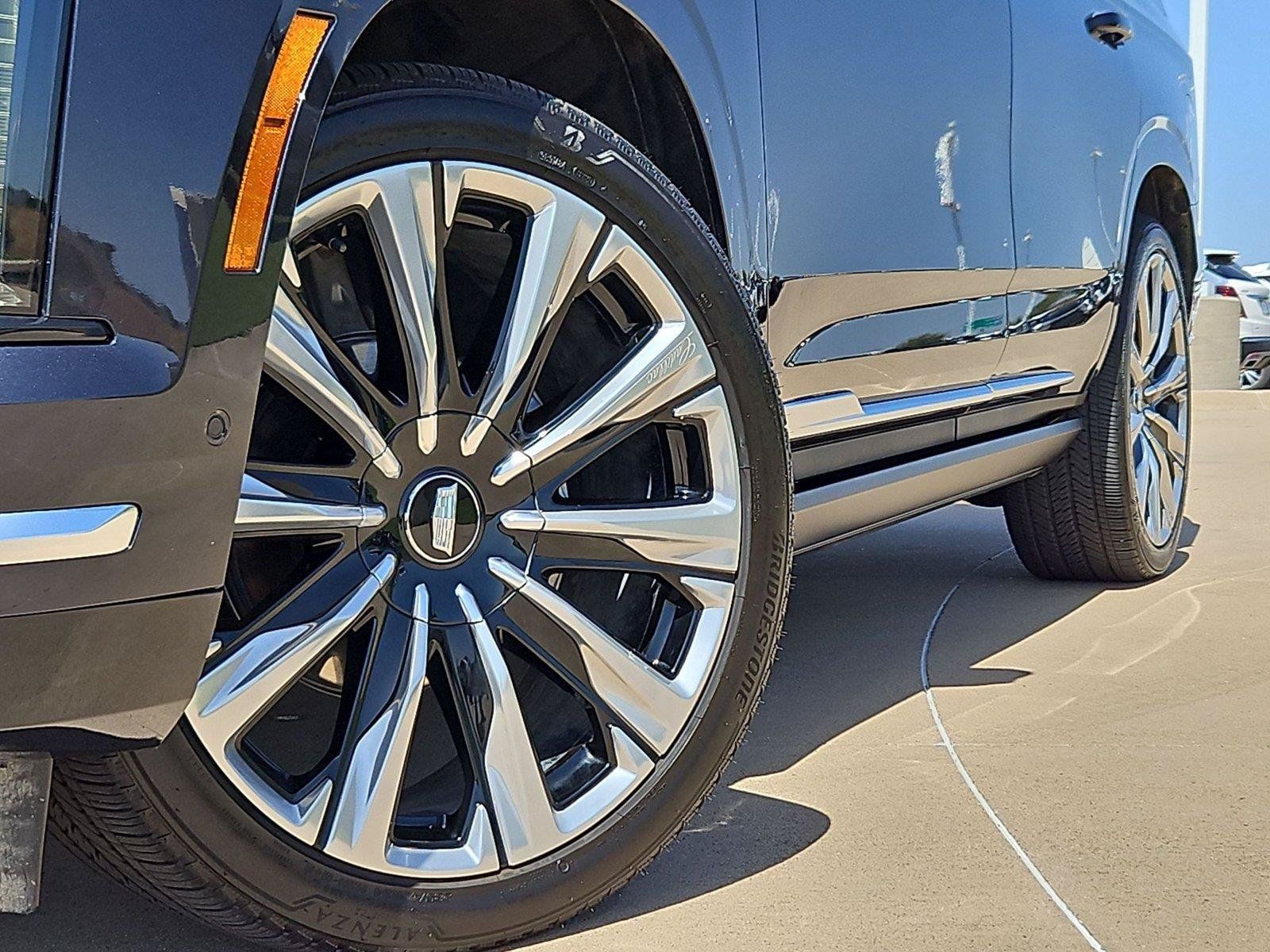 Used 2026 Cadillac Escalade Luxury w/ Touring Package AWD/4WD image 8