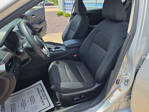 Used 2025 Nissan Altima 2.5 SV FWD image 22