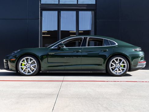 Certified 2025 Porsche Panamera 4 E-Hybrid AWD/4WD image 2