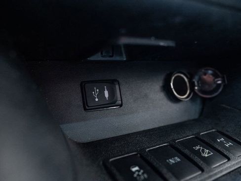 Used 2015 Toyota Highlander Limited image 27