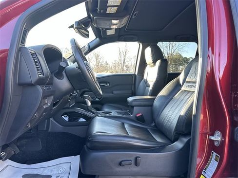 Used 2022 Nissan Frontier PRO-4X w/ Pro-4X Premium Package image 12