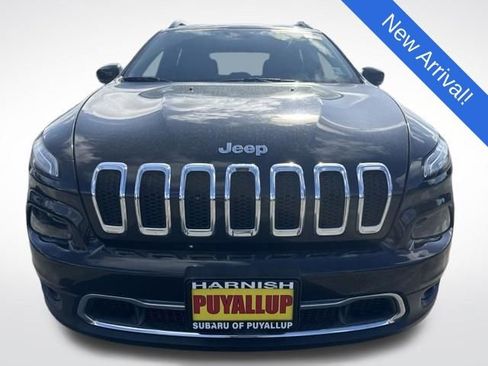 Used 2015 Jeep Cherokee Limited w/ Luxury Group AWD/4WD image 2