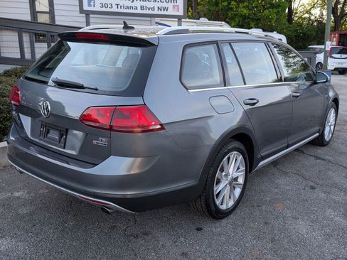 Used 2017 Volkswagen Golf Alltrack SE image 3