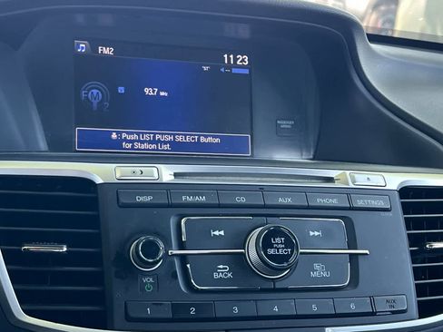 Used 2016 Honda Accord LX image 19