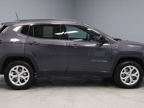 Used 2024 Jeep Compass Latitude image 11