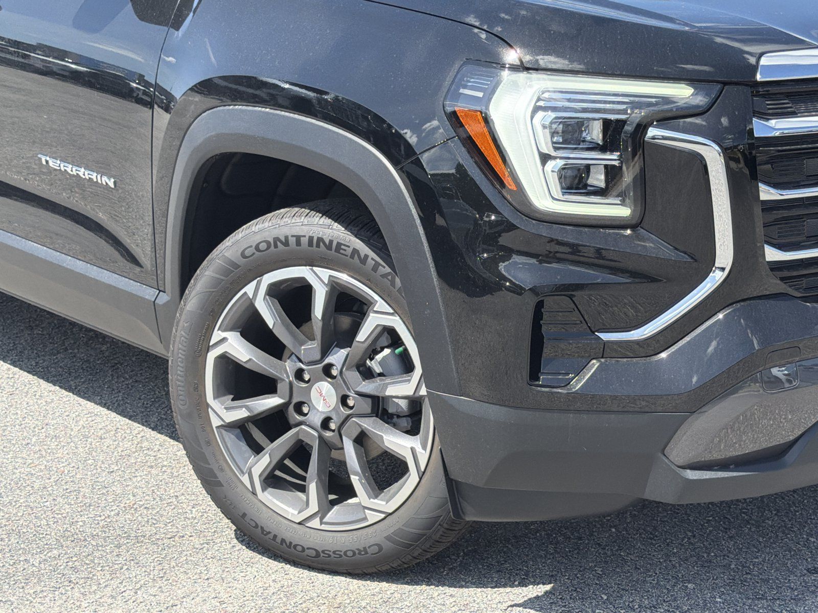 New 2027 GMC Terrain Elevation w/ Elevation Premium Package AWD/4WD image 3