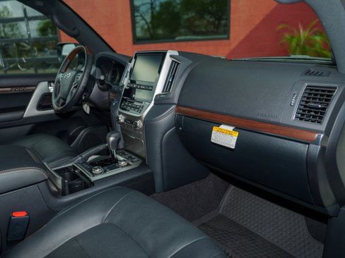Used 2020 Toyota Land Cruiser Heritage Edition AWD/4WD image 24
