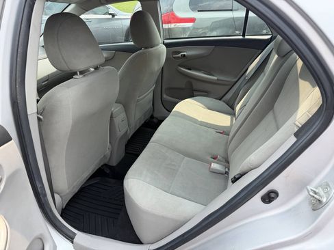 Used 2012 Toyota Corolla LE FWD image 9