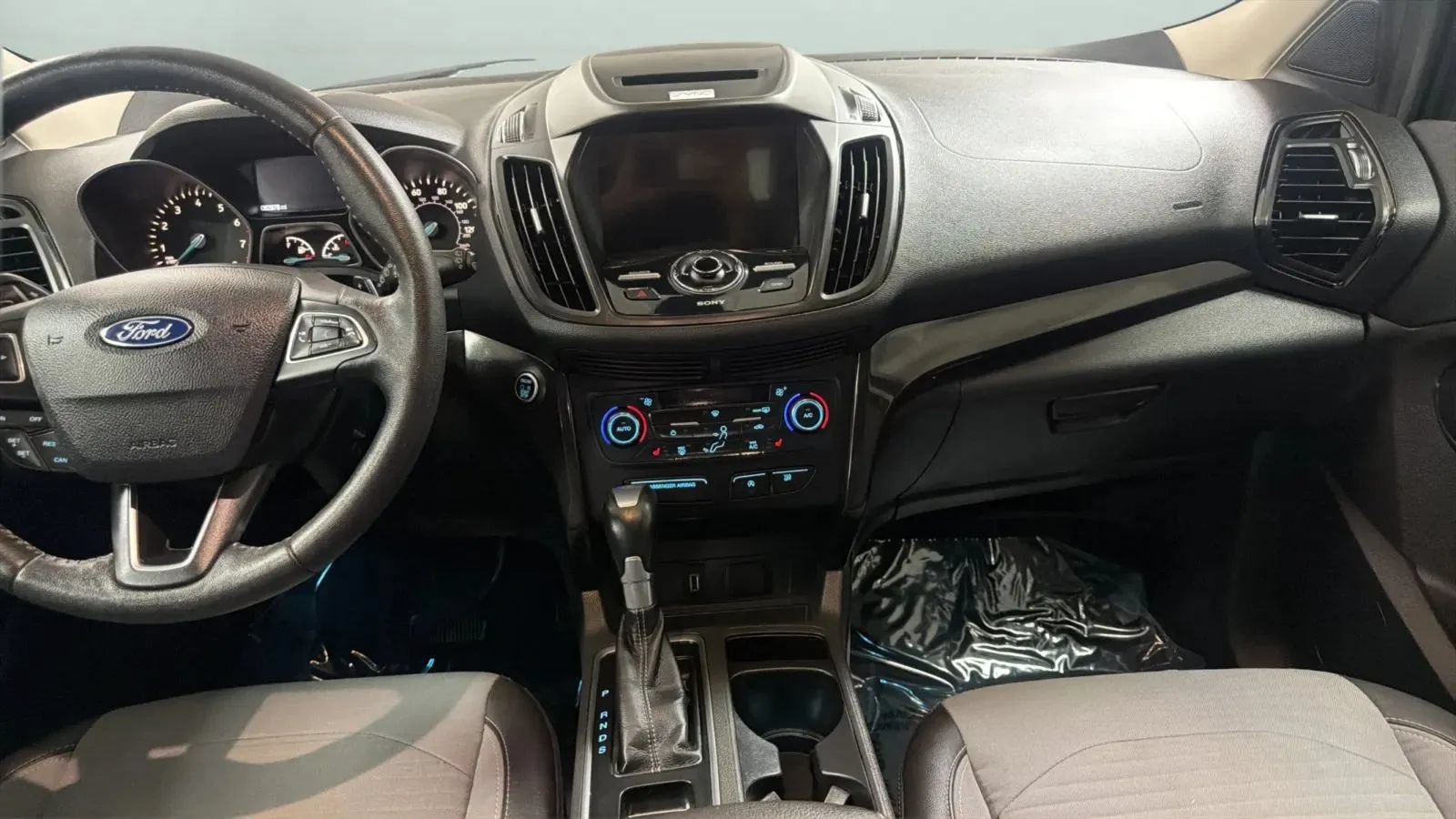 Used 2017 Ford Escape Titanium FWD image 16
