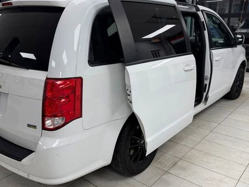 Used 2019 Dodge Grand Caravan SXT w/ Blacktop Package image 10