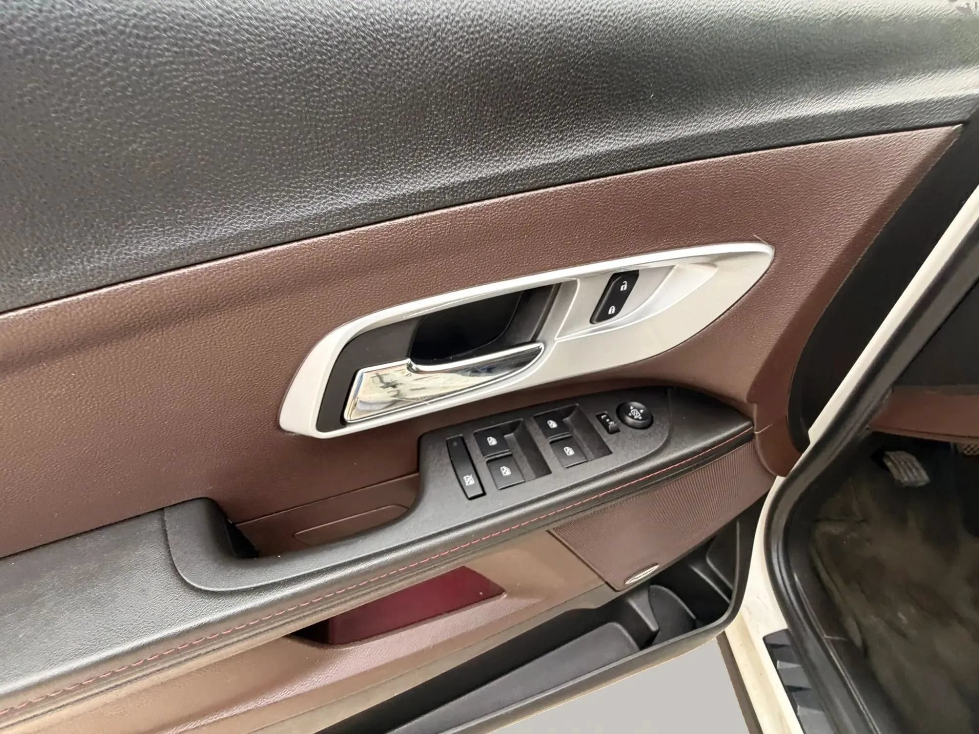 Used 2013 Chevrolet Equinox LTZ FWD image 24