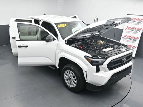 Used 2024 Toyota Tacoma SR image 39