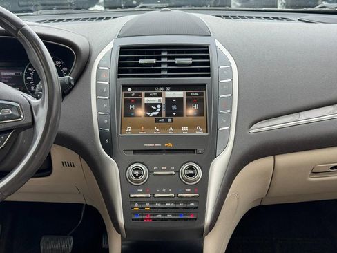 Used 2017 Lincoln MKC Reserve image 13