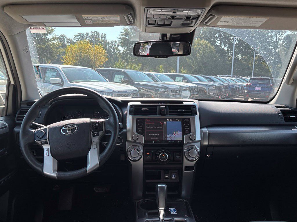 Used 2020 Toyota 4Runner SR5 Premium w/ Moonroof Package RWD image 8