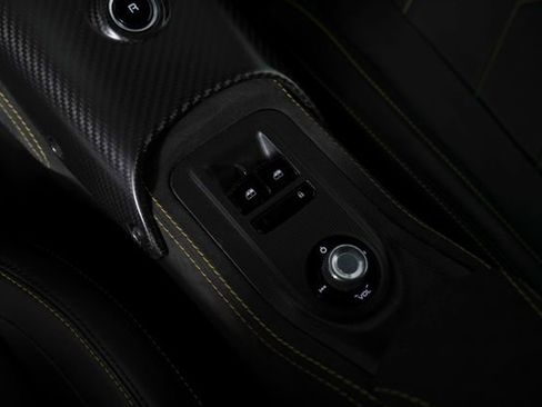 Used 2022 Maserati MC20 Coupe image 24