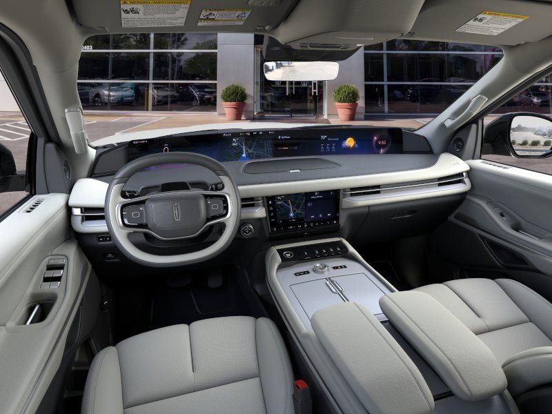 New 2026 Lincoln Navigator L Premier AWD/4WD image 9
