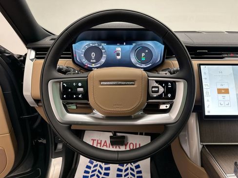 Used 2025 Land Rover Range Rover SE image 11