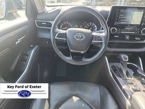 Used 2021 Toyota Highlander Limited AWD/4WD image 10