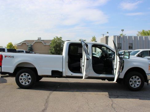 Used 2023 Ford F350 XLT w/ FX4 Off-Road Package AWD/4WD image 18