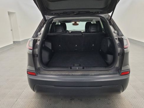 Used 2019 Jeep Cherokee Latitude Plus w/ Comfort/Convenience Group image 29