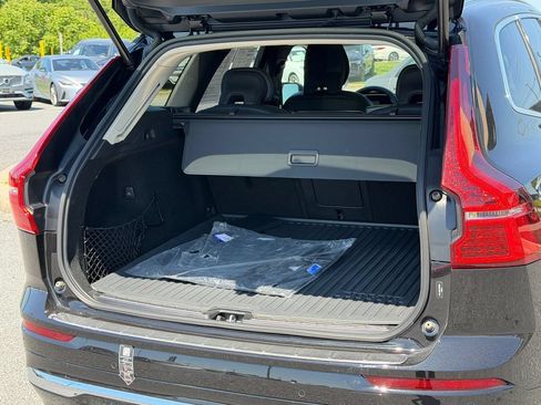 Certified 2023 Volvo XC60 B5 Ultimate w/ Climate Package AWD/4WD image 19