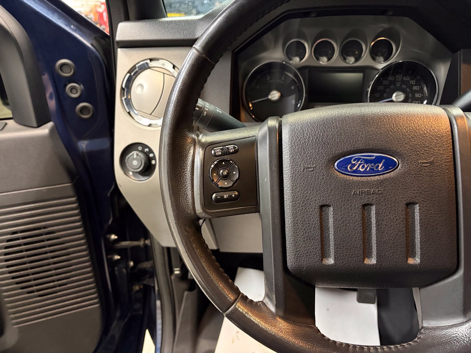 Used 2015 Ford F250 Lariat w/ Lariat Ultimate Package AWD/4WD image 16