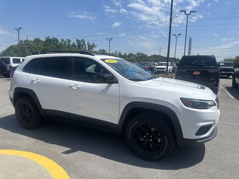 Used 2022 Jeep Cherokee Latitude w/ Sun & Sound Group AWD/4WD image 6