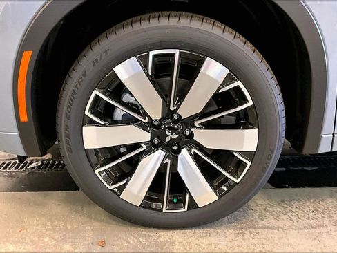 New 2026 Mitsubishi Outlander SEL FWD image 13