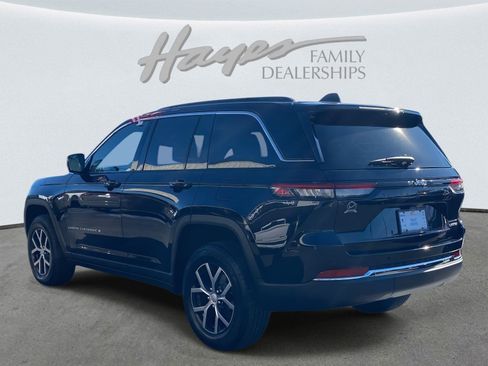 Used 2024 Jeep Grand Cherokee Limited w/ Luxury Tech Group II RWD image 38